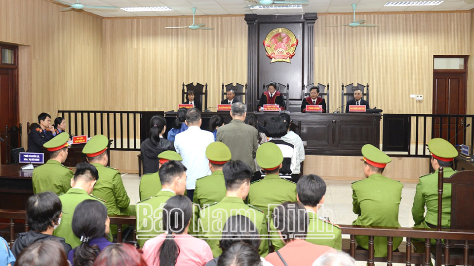 Xét xử sơ thẩm vụ án hình sự xảy ra tại Trung tâm Kiểm soát bệnh tật tỉnh Nam Định