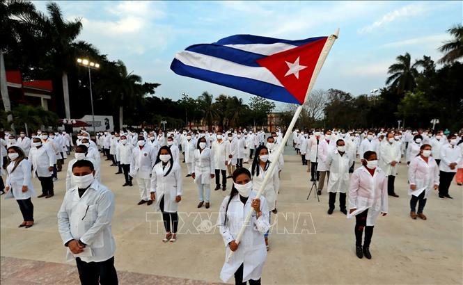 Hàng trăm bác sỹ Cuba sang Mexico giúp tăng cường nhân lực y tế