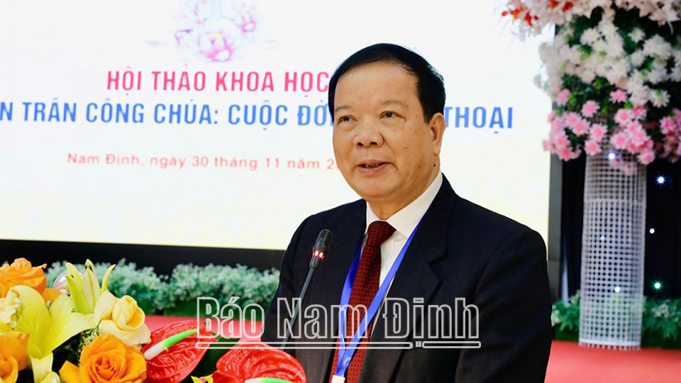 GS.TS Nguyễn Văn Kim, Phó Chủ tịch Hội đồng Di sản văn hóa quốc gia phát biểu tham luận “Quan hệ Đại Việt - Đông Á thế kỷ XIII-XIV và cuộc hôn nhân Huyền Trân - Chế Mân” tại hội thảo:

“Sau khi giành được quyền lực chính trị, với tầm nhìn của một triều đại lớn, giàu bản lĩnh, Vương triều Trần (1225-1400) trên con đường phát triển đã không ngừng củng cố, quyết tâm bảo vệ nền độc lập dân tộc, tự khẳng định vị thế trong quan hệ với các quốc gia trong khu vực. Mối quan hệ giữa Thăng Long - Đại Việt với các quốc gia Đông Á luôn mang tính đa diện, đa chiều. Theo đó, chính quyền Thăng Long vừa có sự chia sẻ, giúp đỡ, vừa có sự đấu tranh với các thế lực trong khu vực. Trong ứng đối với môi trường chính trị Đông Nam Á, Vương triều Trần luôn có được nguồn thông tin phong phú, nắm bắt, phân tích khá chính xác những toan tính chính trị cũng như sự mạnh, yếu của từng quốc gia. Cuộc hôn nhân Việt - Chăm đã không diễn ra vội vàng. Vốn là một người giàu kinh nghiệm chính trị, uyên thâm, thận trọng nên việc hứa gả công chúa Huyền Trân không thể coi là quyết định đường đột, biểu hiện cảm xúc nhất thời hay sự “trót hứa” của Phật hoàng Trần Nhân Tông với Vua Chế Mân như các sử gia thời Lê quan niệm. Từ khi Phật hoàng Trần Nhân Tông hứa gả đến lúc sứ bộ Chiêm Thành chính thức sang đón dâu là 5 năm (1301-1306). Trong thời gian đó, cả hai bên đều có thể đưa ra nhiều nguyên nhân hay nguyên cớ để rút lời hẹn ước. Do vậy, trong cuộc hôn nhân, cả hai bên hẳn đều có sự tính toán chiến lược kỹ càng. Cùng với các sính lễ giá trị, chính quyền Chiêm Thành đã chủ động và tự nguyện đề nghị dâng hai châu Ô, Lý làm lễ vật dẫn cưới. Năm 1307, nhà Trần đổi thành châu Thuận, châu Hoá đến cuối thời Trần lập thành lộ (trấn) Thuận Hoá. Như vậy, có thể coi “Đất Thuận Hoá ra đời trong sự hội nhập vào lãnh thổ Đại Việt không phải bằng sự lấn chiếm hay xâm lược mà là sản phẩm của quan hệ đồng minh, của sự hoà hiếu và của một cuộc hôn nhân mang ý nghĩa lịch sử”.