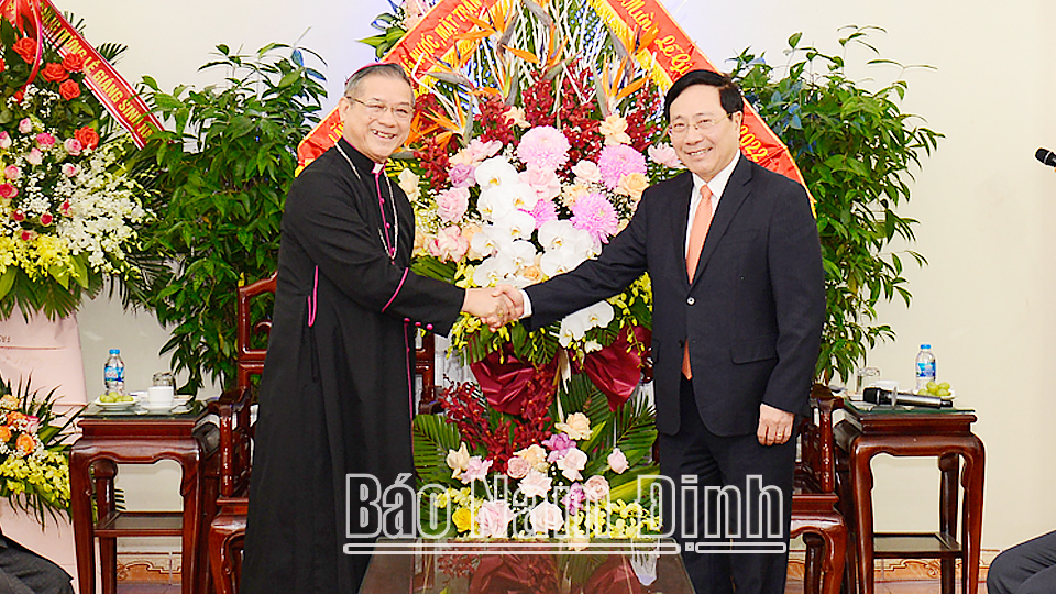 Phó Thủ tướng Thường trực Chính phủ Phạm Bình Minh chúc mừng Giáo phận Bùi Chu nhân dịp Lễ Giáng sinh 2022