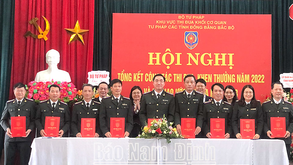 Khu vực thi đua Khối cơ quan Tư pháp các tỉnh Đồng bằng Bắc Bộ ký giao ước thi đua năm 2023