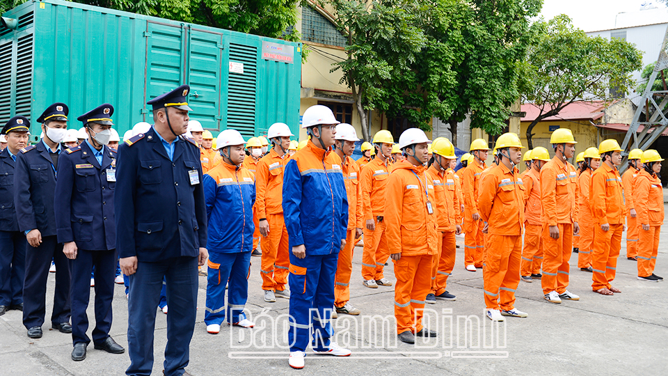 Công ty Điện lực Nam Định diễn tập phòng cháy, chữa cháy và cứu nạn, cứu hộ 