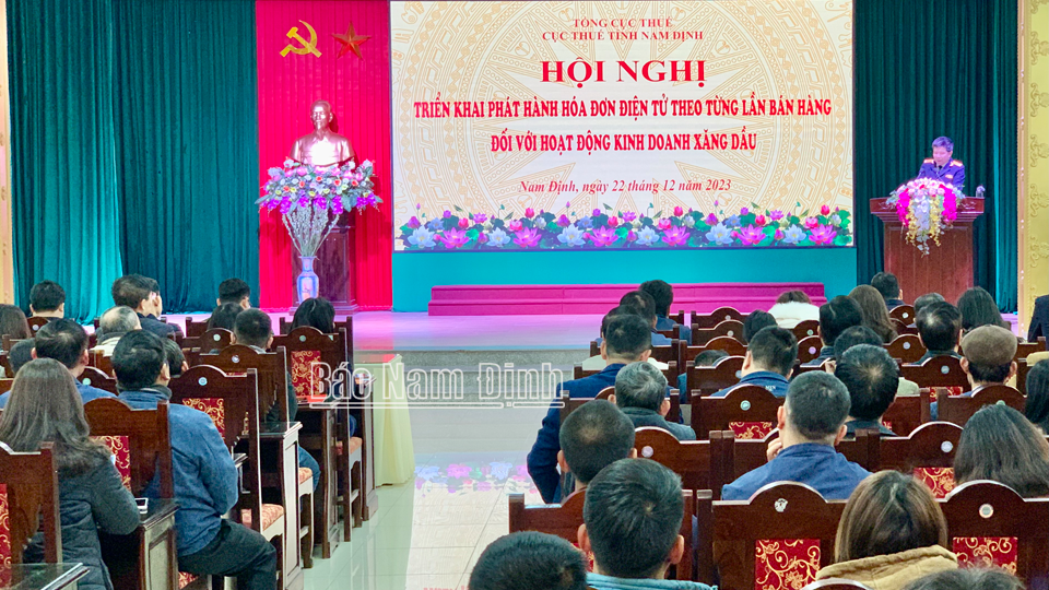 Triển khai phát hành hoá đơn điện tử theo từng lần bán hàng đối với hoạt động kinh doanh xăng dầu