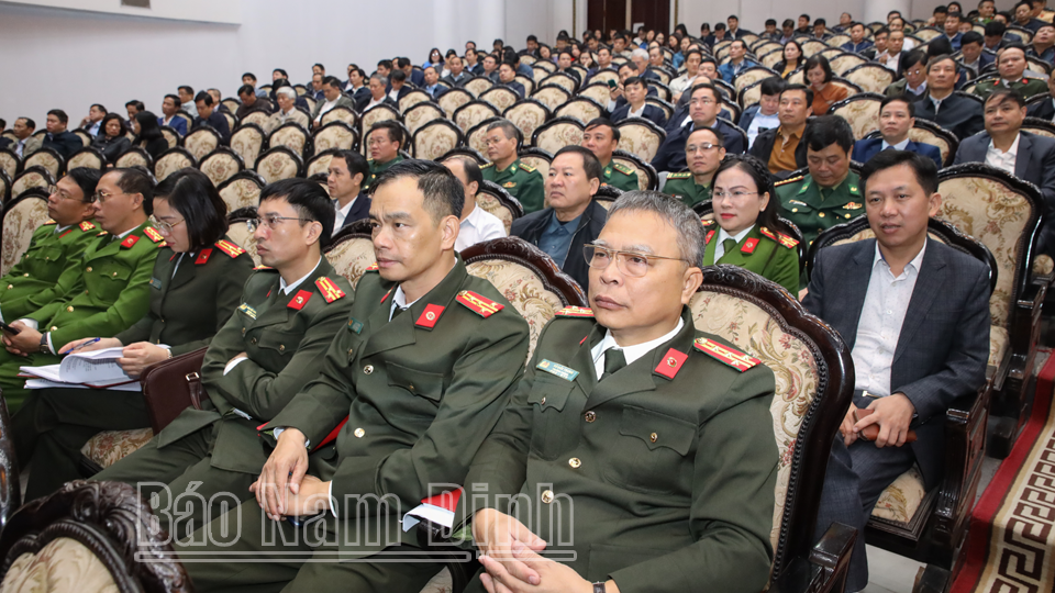 Các đại biểu tham dự hội nghị tại điểm cầu tỉnh Nam Định.
            