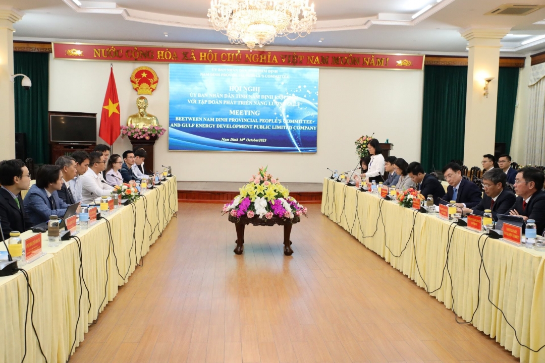 Đại diện Tập đoàn Phát triển Năng lượng Gulf (Thái Lan) làm việc với lãnh đạo tỉnh Nam Định.
