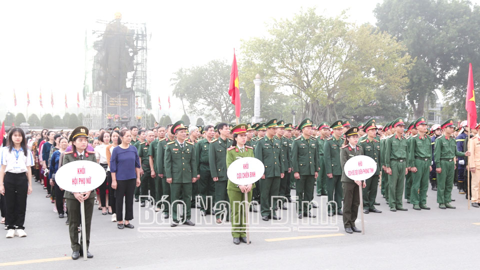 Các lực lượng tham gia lễ ra quân của Công an tỉnh.