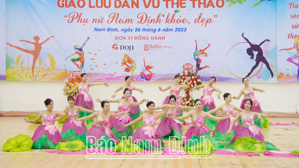 Hội Phụ nữ Mỹ Lộc
nâng cao đời sống tinh thần cho hội viên