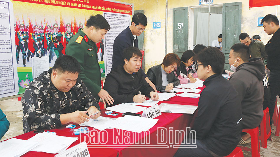Thành phố Nam Định - 
điểm sáng trong công tác tuyển quân