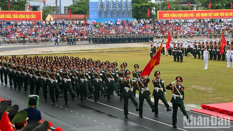 Phát huy truyền thống anh hùng, sự nghiệp vẻ vang, xây dựng Quân đội nhân dân Việt Nam vững mạnh, bảo vệ vững chắc Tổ quốc Việt Nam xã hội chủ nghĩa