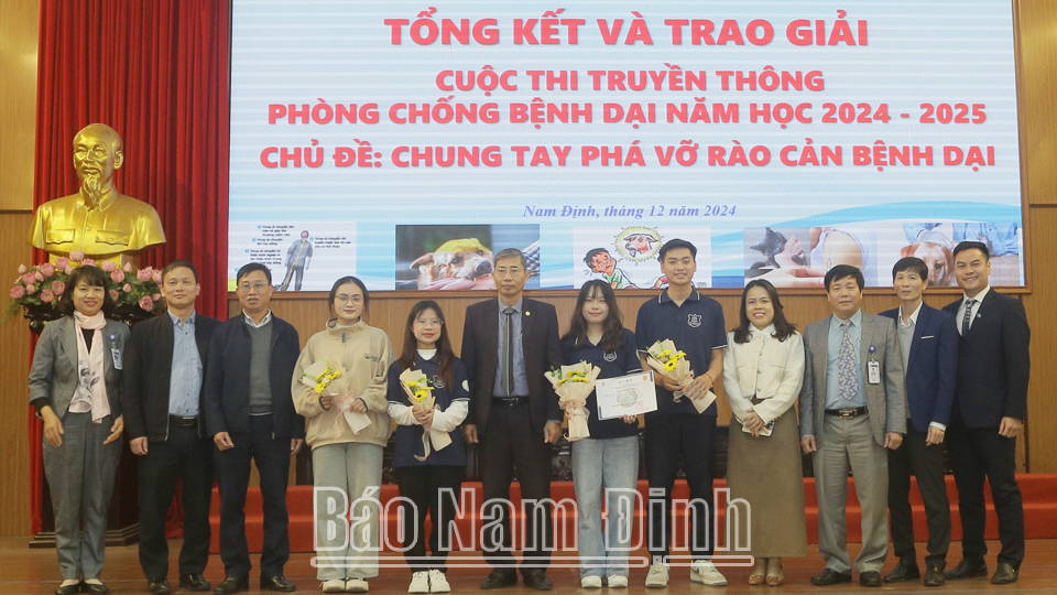 Trao giải cuộc thi truyền thông về phòng, chống bệnh dại