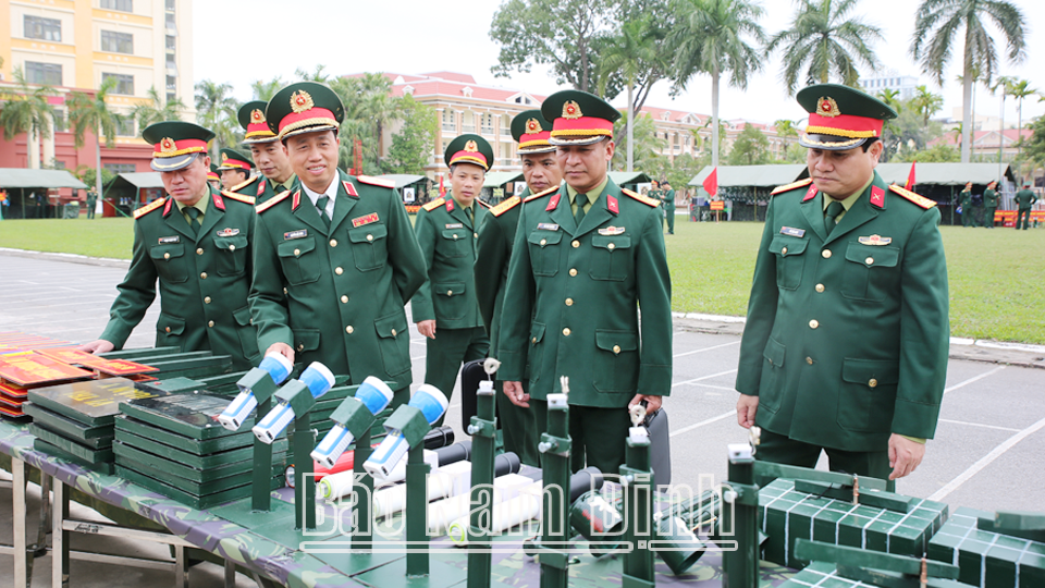 Hướng tới kỷ niệm 80 năm Ngày thành lập Quân đội nhân dân Việt Nam (22/12/1944 - 22/12/2024) và 35 năm Ngày hội quốc phòng toàn dân (22/12/1989 - 22/12/2024): Phát huy truyền thống Quân đội anh hùng,
xây dựng lực lượng vũ trang tỉnh ngày càng vững mạnh