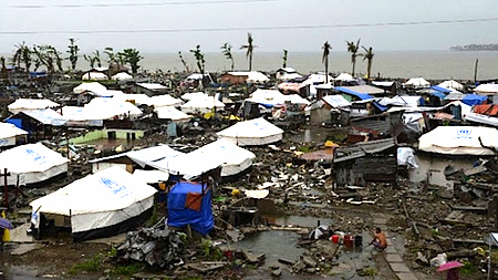 Philippines: Lớp học đầu tiên mở lại sau bão Haiyan