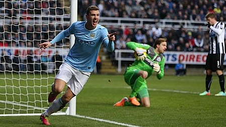 Vòng 21 giải Ngoại hạng Anh: Đá bại Newcastle 2-0, Manchester City giành ngôi đầu bảng