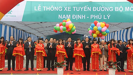 Nêu cao tinh thần trách nhiệm, đảm bảo trật tự an toàn giao thông để tuyến đường bộ mới Nam Định - Phủ Lý bền, đẹp, an toàn (*)