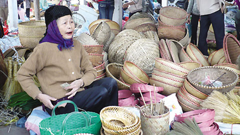 Phiên chợ quê ngày giáp Tết