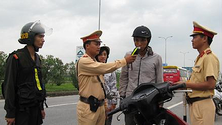 Sơ kết hai năm thực hiện các giải pháp trọng tâm bảo đảm trật tự ATGT