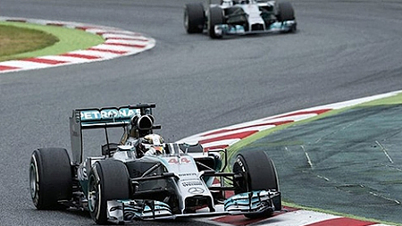 F1: Lewis Hamilton giành chiến thắng thứ tư liên tiếp