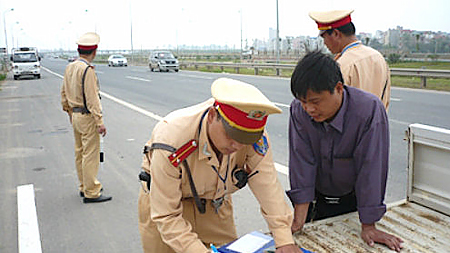 5 tháng đầu năm: TNGT giảm nhưng chưa bền vững