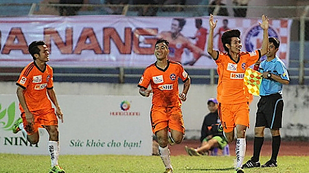 V-league 2014 vòng 17: SHB Đà Nẵng lội ngược dòng, thắng Thanh Hóa 4-2