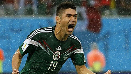 Vòng bảng World Cup 2014: Peralta lập công, Mexico thắng Cameroon 1-0