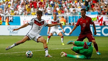 Vòng bảng World Cup 2014: Muller lập hat-trick, tuyển Đức đại thắng Bồ Đào Nha