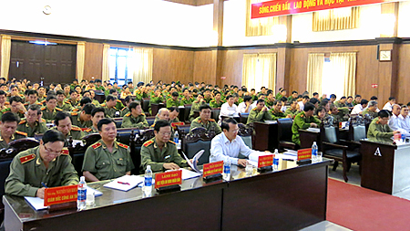 Công an Thành phố Nam Định tổ chức tọa đàm &quot;Nâng cao chất lượng đội ngũ lãnh đạo, chỉ huy, trách nhiệm người đứng đầu đơn vị&quot;