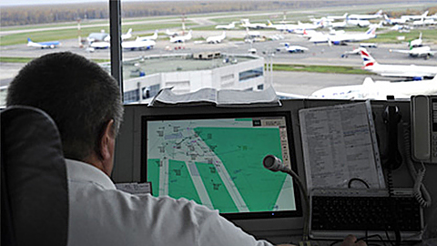 Ukraine đóng cửa không phận miền Đông