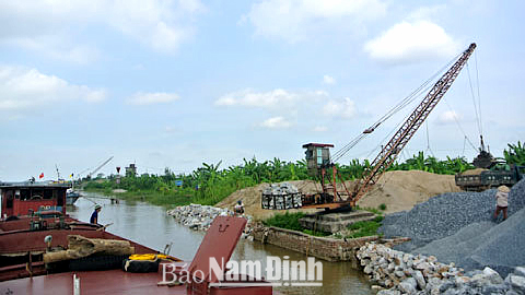 Tăng cường quản lý hoạt động khai thác cát, đất sét