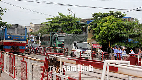 Tăng cường các giải pháp bảo đảm trật tự an toàn giao thông đường sắt