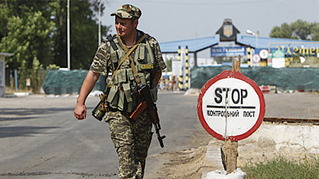 NATO bắt đầu cung cấp vũ khí cho U-crai-na