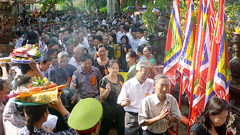 Lễ dâng hương tưởng niệm các vị Vua Trần và 714 năm ngày mất Anh hùng dân tộc Trần Hưng Đạo