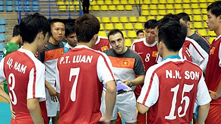 ĐT Futsal Việt Nam thua chủ nhà Brazil 1-8 trận ra quân