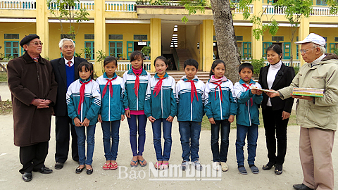 Phong trào xây dựng gia đình hiếu học,  dòng họ hiếu học ở Ý Yên