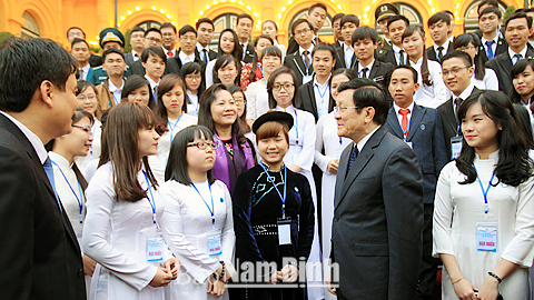 Chủ tịch nước Trương Tấn Sang gặp mặt đại biểu sinh viên tiêu biểu
