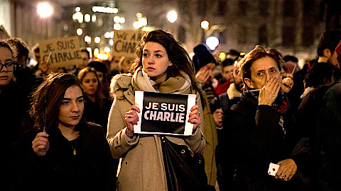"Tôi là Sác-li" nước Pháp đứng lên ủng hộ các nhà báo bị sát hại