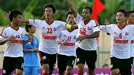 Thắng An Giang 2-1, Long An vượt lên dẫn đầu bảng D