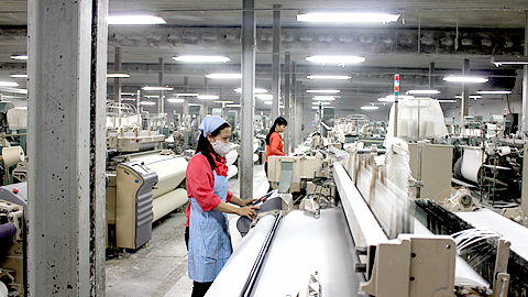 Tăng trưởng sản xuất công nghiệp - tiểu thủ công nghiệp năm 2014: Hai "chân" vững vàng