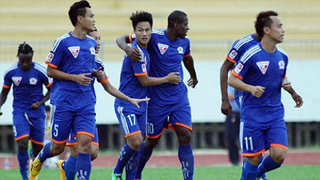 Vòng 5 V-League 2015: B.Bình Dương bất ngờ thua trận, HA.GL thắng SHB ĐN 1-0