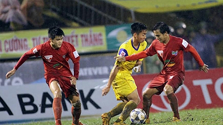 Vòng sáu Giải bóng đá vô địch V-League 2015: Đội Sông Lam Nghệ An giành chiến thắng đầu tiên trên sân nhà