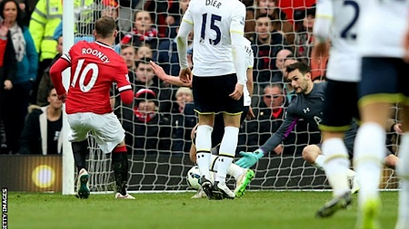 M.U thắng đậm Tottenham 3-0