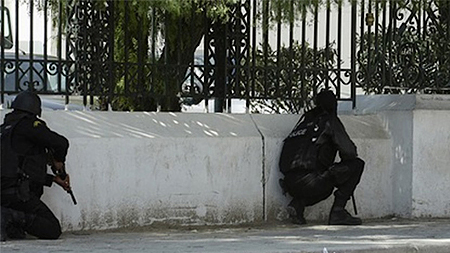 Số nạn nhân thiệt mạng trong vụ tấn công ở Tunisia đã tăng lên 21 người