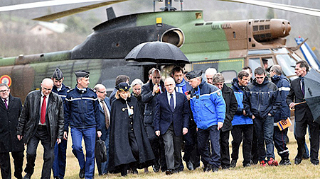 Thế giới chia buồn với gia đình các nạn nhân vụ rơi máy bay thảm khốc