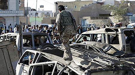 Saudi Arabia bắt đầu chiến dịch ném bom ở Yemen