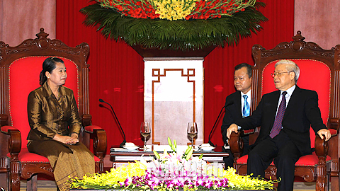 Tổng Bí thư Nguyễn Phú Trọng tiếp Đoàn đại biểu cấp cao Đảng Nhân dân Căm-pu-chia