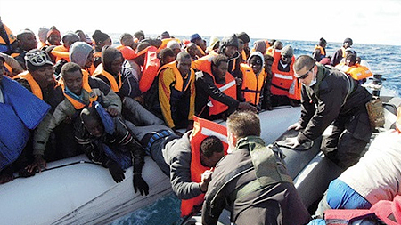 I-ta-li-a giải cứu 1.500 người nhập cư trái phép trên biển