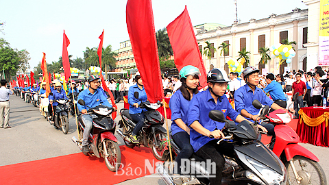 Mặt trận Tổ quốc các cấp vận động nhân dân tham gia giữ gìn trật tự an toàn giao thông