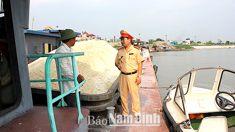 Bước chuyển sau 5 năm thực hiện cuộc vận động &quot;Văn hóa giao thông với bình yên sông nước&quot;