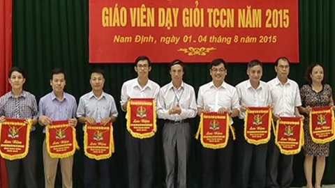 Hội thi giáo viên dạy giỏi trung cấp chuyên nghiệp năm 2015