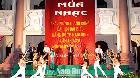 Chương trình nghệ thuật: &quot;Đất nước trọn niềm vui&quot;