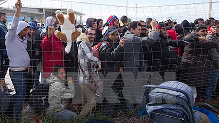 Nhiều nước cam kết tiếp nhận người di cư